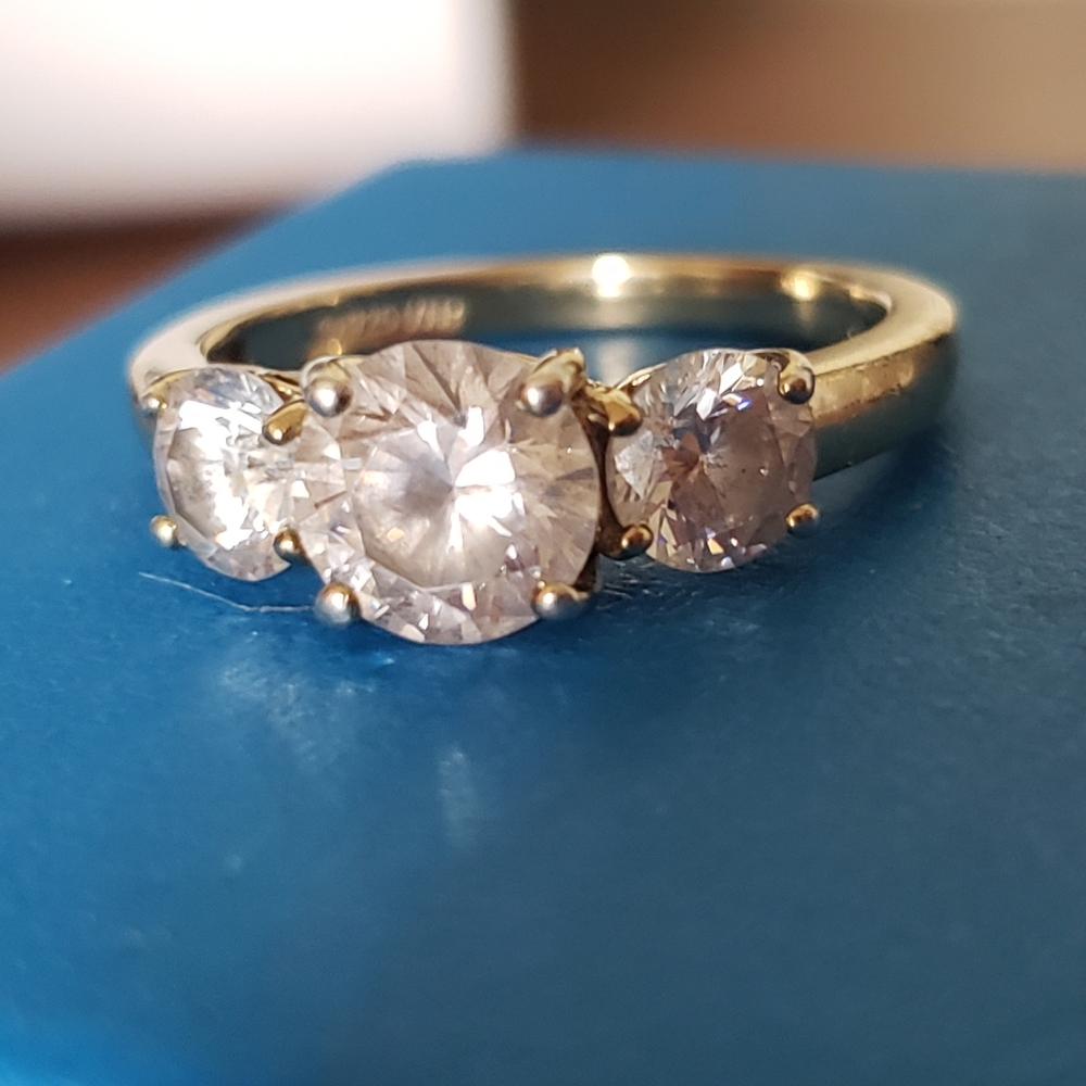 18kt gold ring size 9